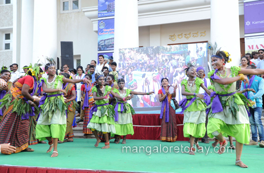 Konkani lokostav procession